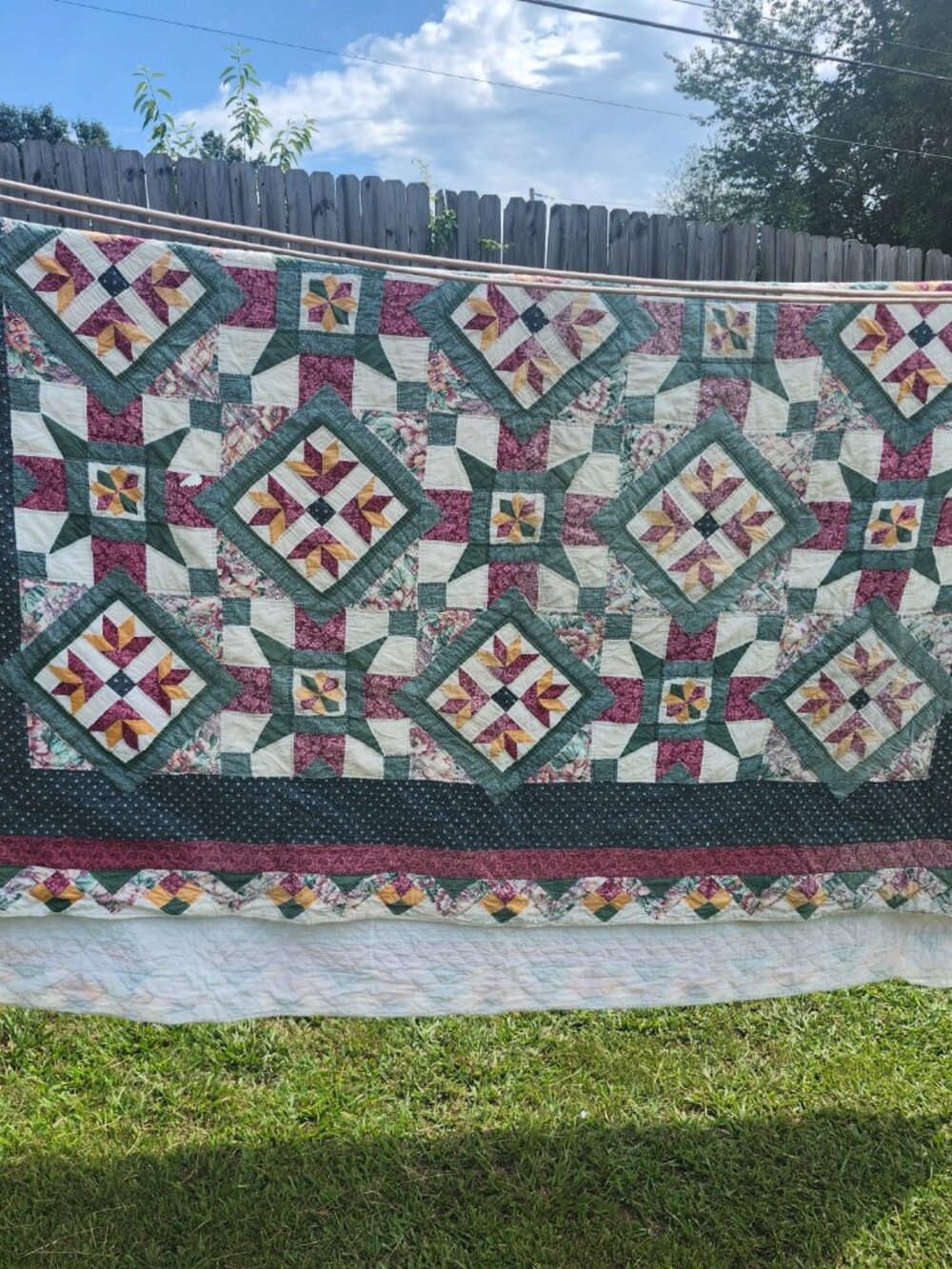 Vintage quilt size 96" x 81" Full